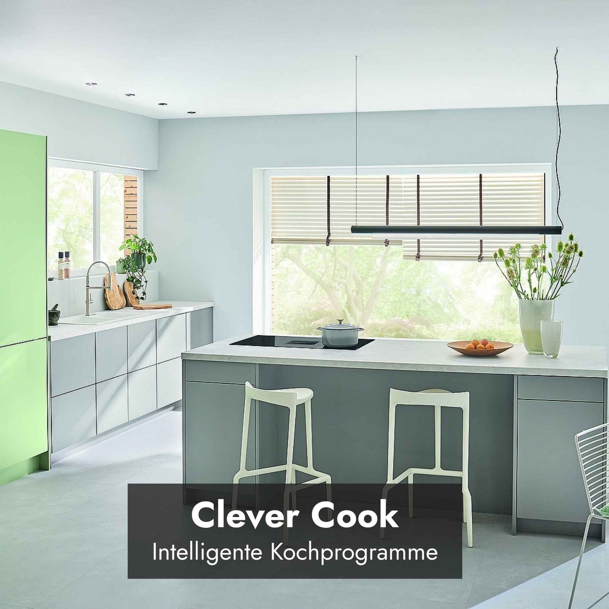 Berbel Downline Advance Kochfeld mit integriertem Abzug in moderner Küche, mit Hinweis auf Clever Cook und intelligente Kochprogramme.