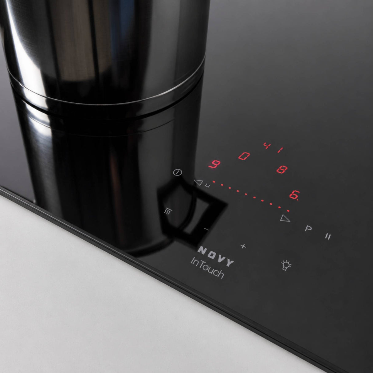 Novy Induktionskochfeld Comfort mit intuitiver Bedienung und elegantem Design