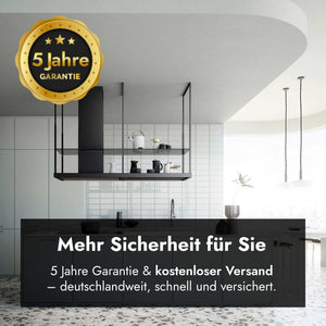 Küche im Hintergrund mit Schriftfeld im Vordergrund: DW Service Versprechen. 5 Jahre Garantie & kostenloser Versand deutschlandweit